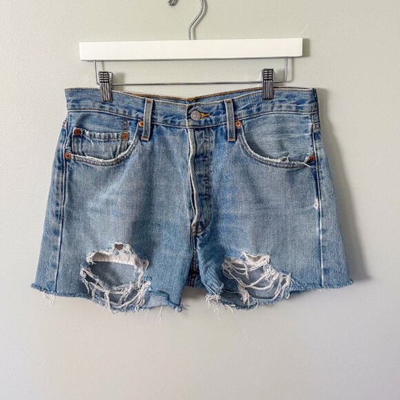 Vintage Levi's 501 Cut Off Denim Shorts - Size 33 - Picture 2 of 11
